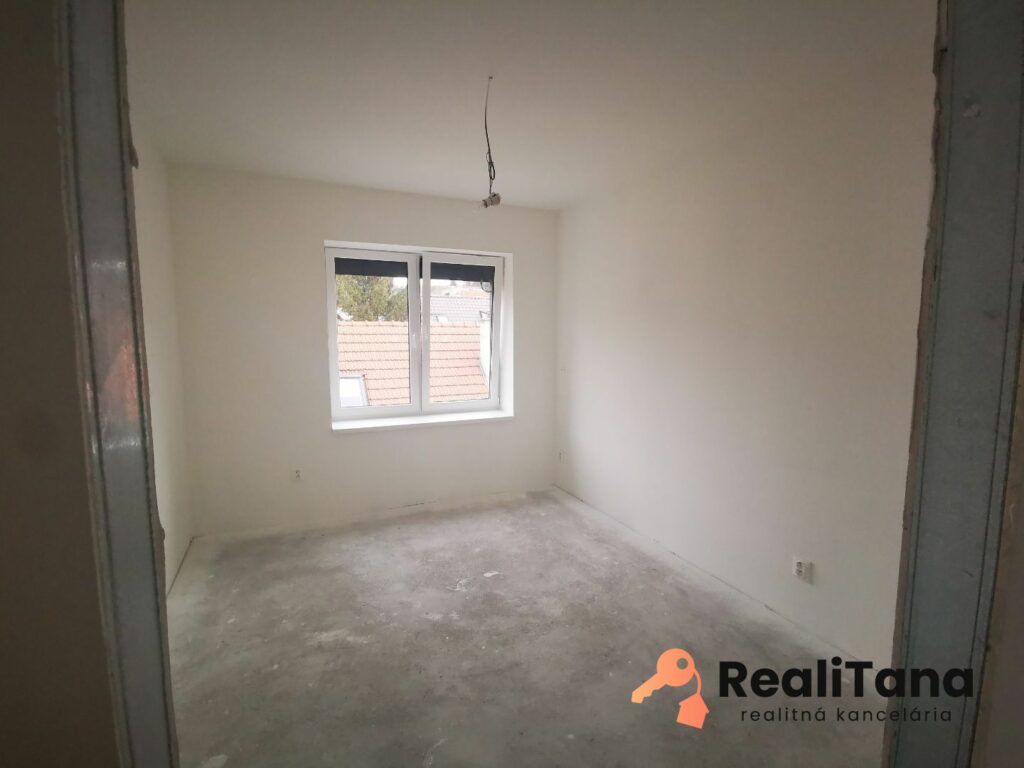 PREDANÉ! Bratislava, 6 izbový rodinný dom v centre Lamača | RealiTana