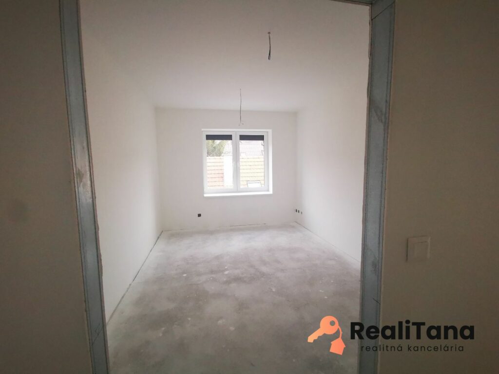 PREDANÉ! Bratislava, 6 izbový rodinný dom v centre Lamača | RealiTana