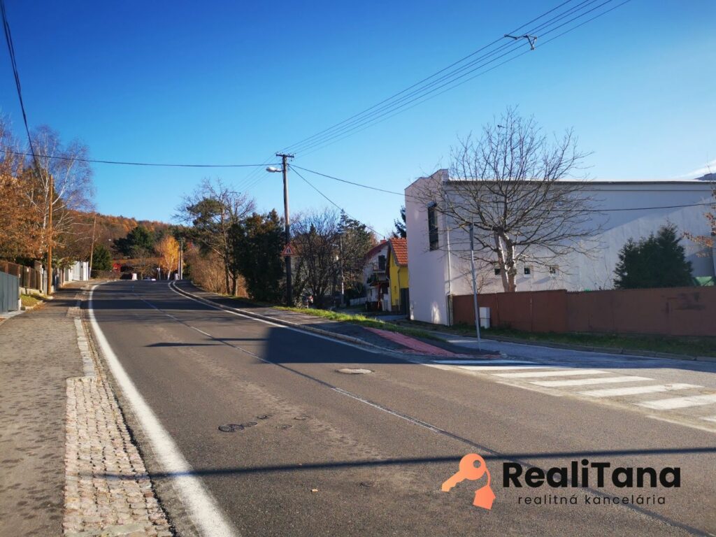 PREDANÉ! Bratislava, 6 izbový rodinný dom v centre Lamača | RealiTana