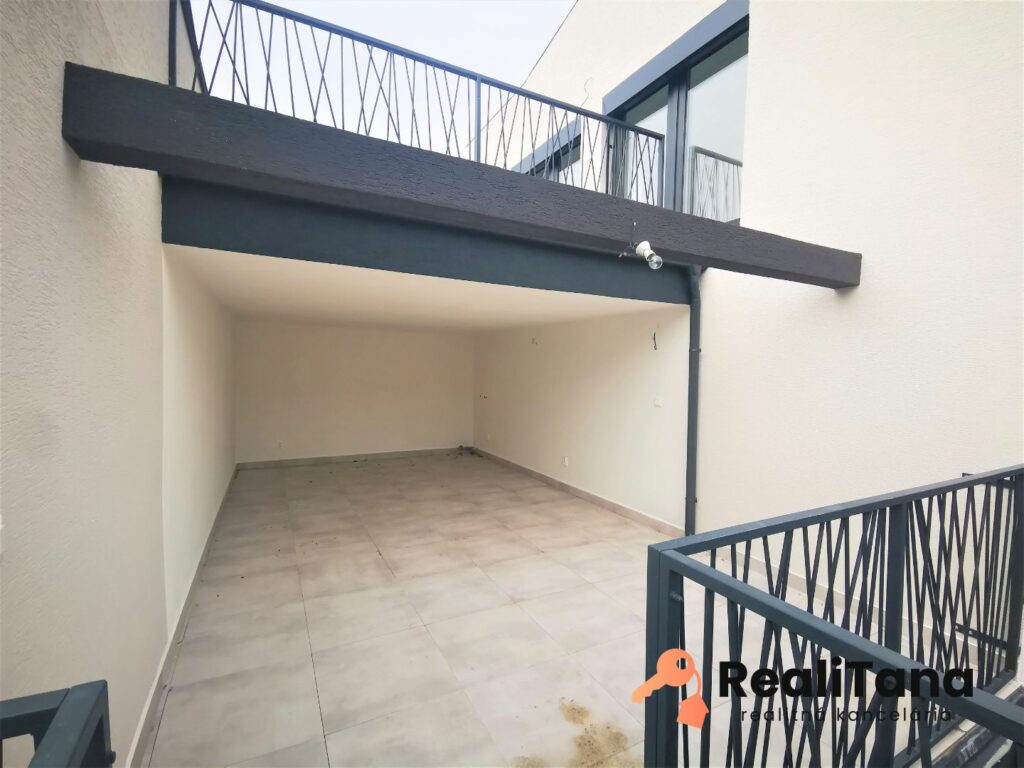 PREDANÉ! Bratislava, 6 izbový rodinný dom v centre Lamača | RealiTana