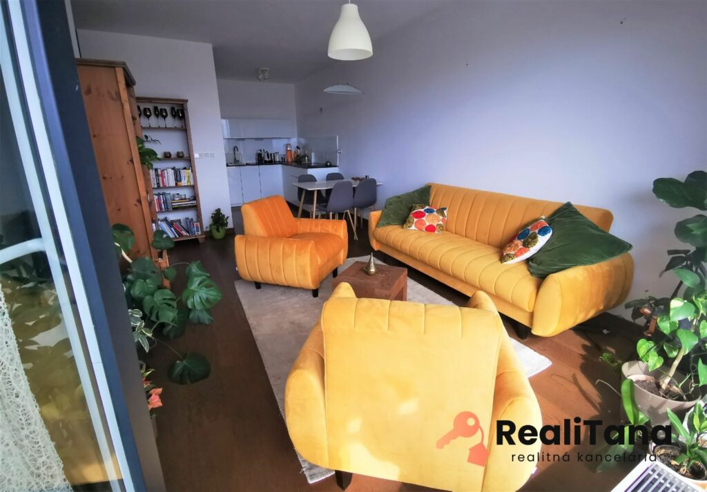 PREDANÉ! BA, Koliba, predaj priestranného 2 izbového bytu v prvej línii novostavby s loggiou a garážou | RealiTana