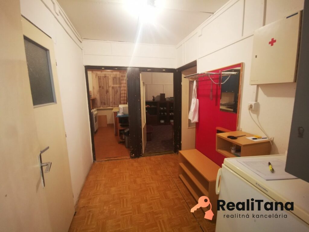 PREDANÉ! EXKLUZÍVNE! Predaj chata v Zlatníckej doline, okr.Skalica, s veľkým pozemkom | RealiTana