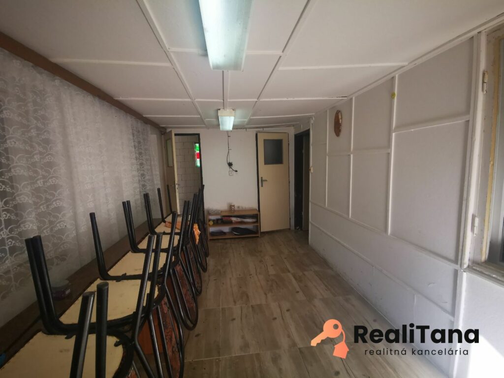 PREDANÉ! EXKLUZÍVNE! Predaj chata v Zlatníckej doline, okr.Skalica, s veľkým pozemkom | RealiTana
