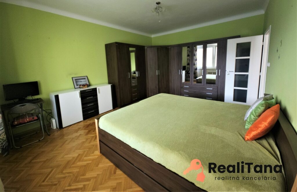 PREDANÉ! Exkluzívne PREDAJ priestranný 1 izbový tehlový byt v širšom centre, Trenčianska ulica, Bratislava | RealiTana